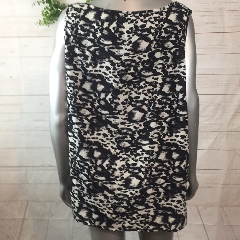 Label Be size 22 black & white sleeveless blouse - Picture 5 of 8